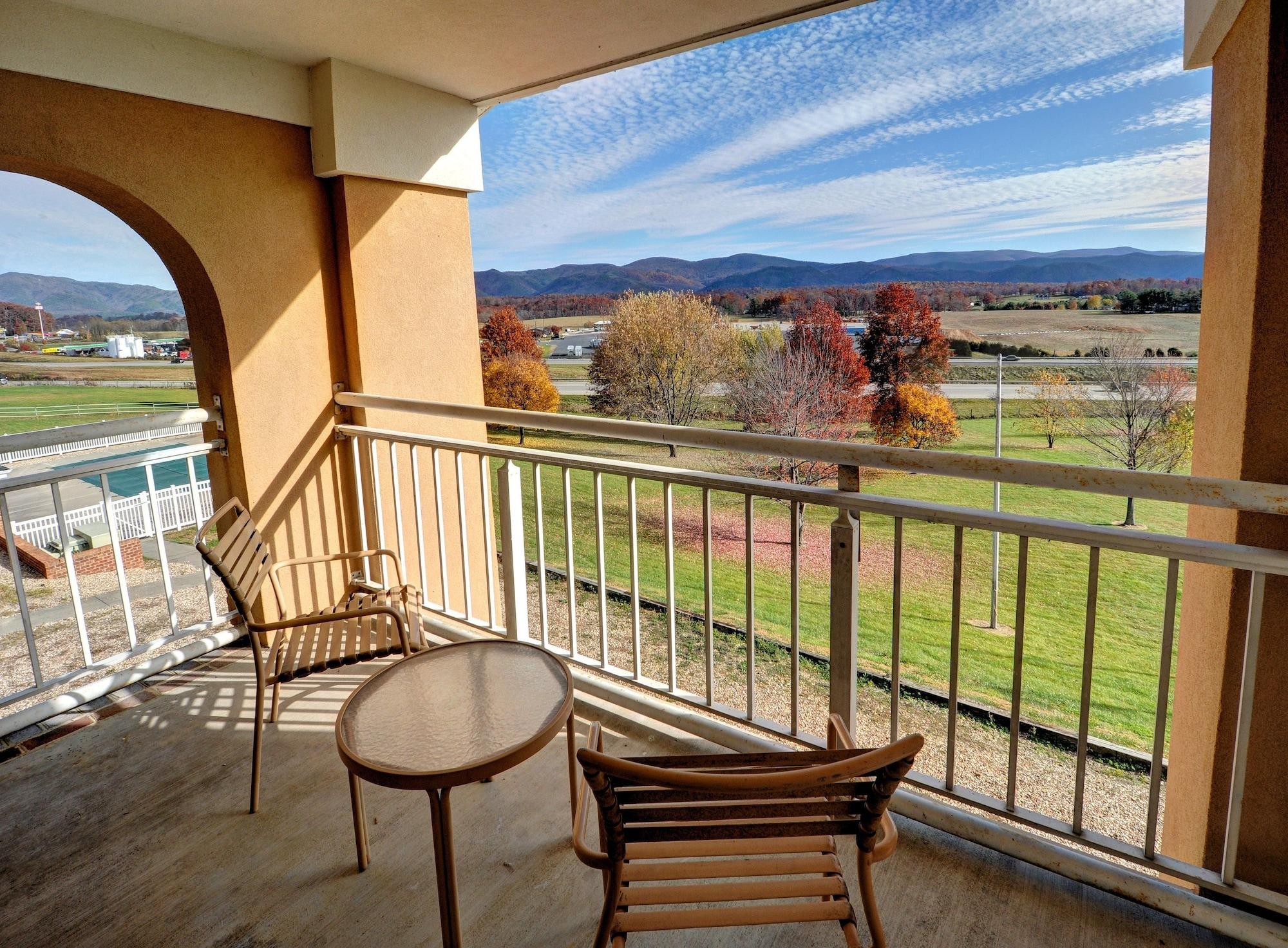 Comfort Inn & Suites Raphine - Lexington Near I-81 And I-64 Εξωτερικό φωτογραφία