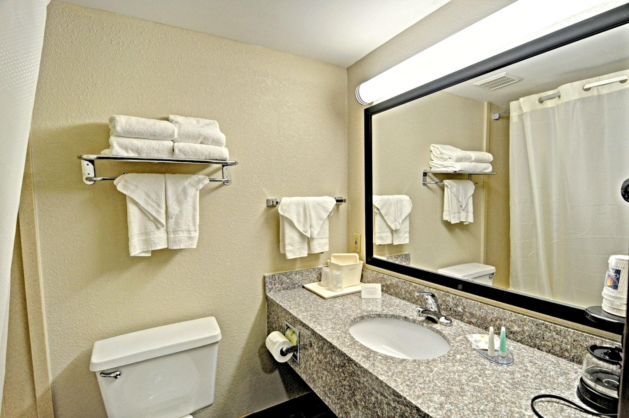 Comfort Inn & Suites Raphine - Lexington Near I-81 And I-64 Εξωτερικό φωτογραφία