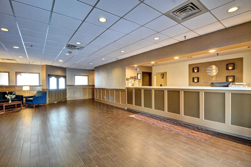 Comfort Inn & Suites Raphine - Lexington Near I-81 And I-64 Εξωτερικό φωτογραφία