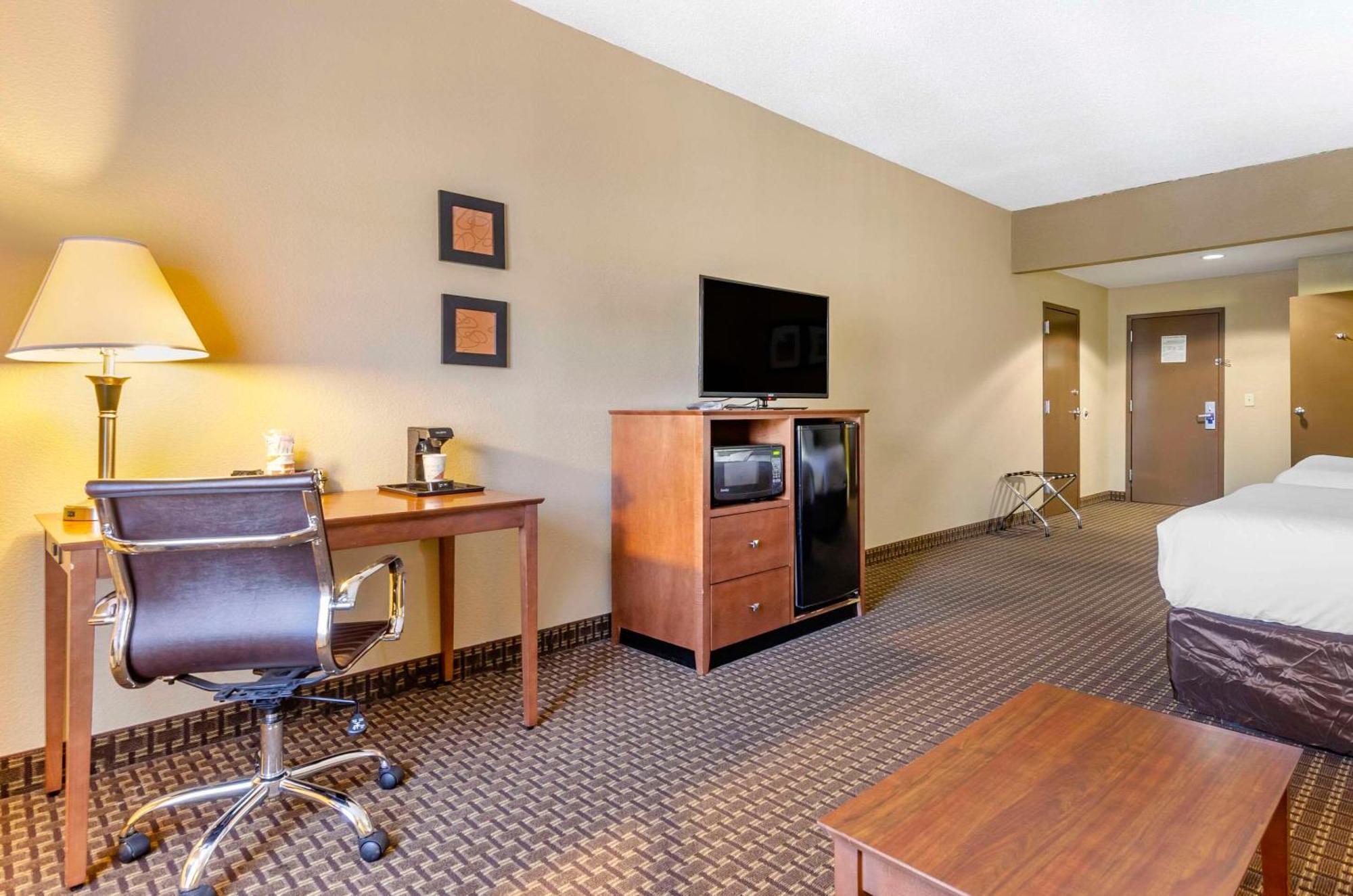 Comfort Inn & Suites Raphine - Lexington Near I-81 And I-64 Εξωτερικό φωτογραφία