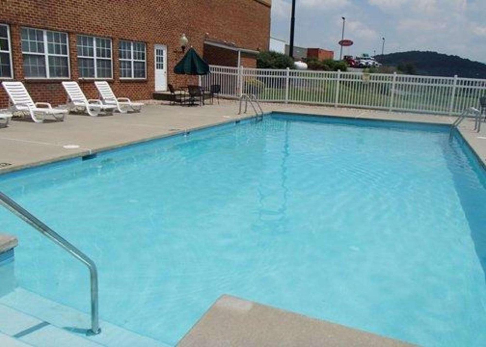 Comfort Inn & Suites Raphine - Lexington Near I-81 And I-64 Εξωτερικό φωτογραφία