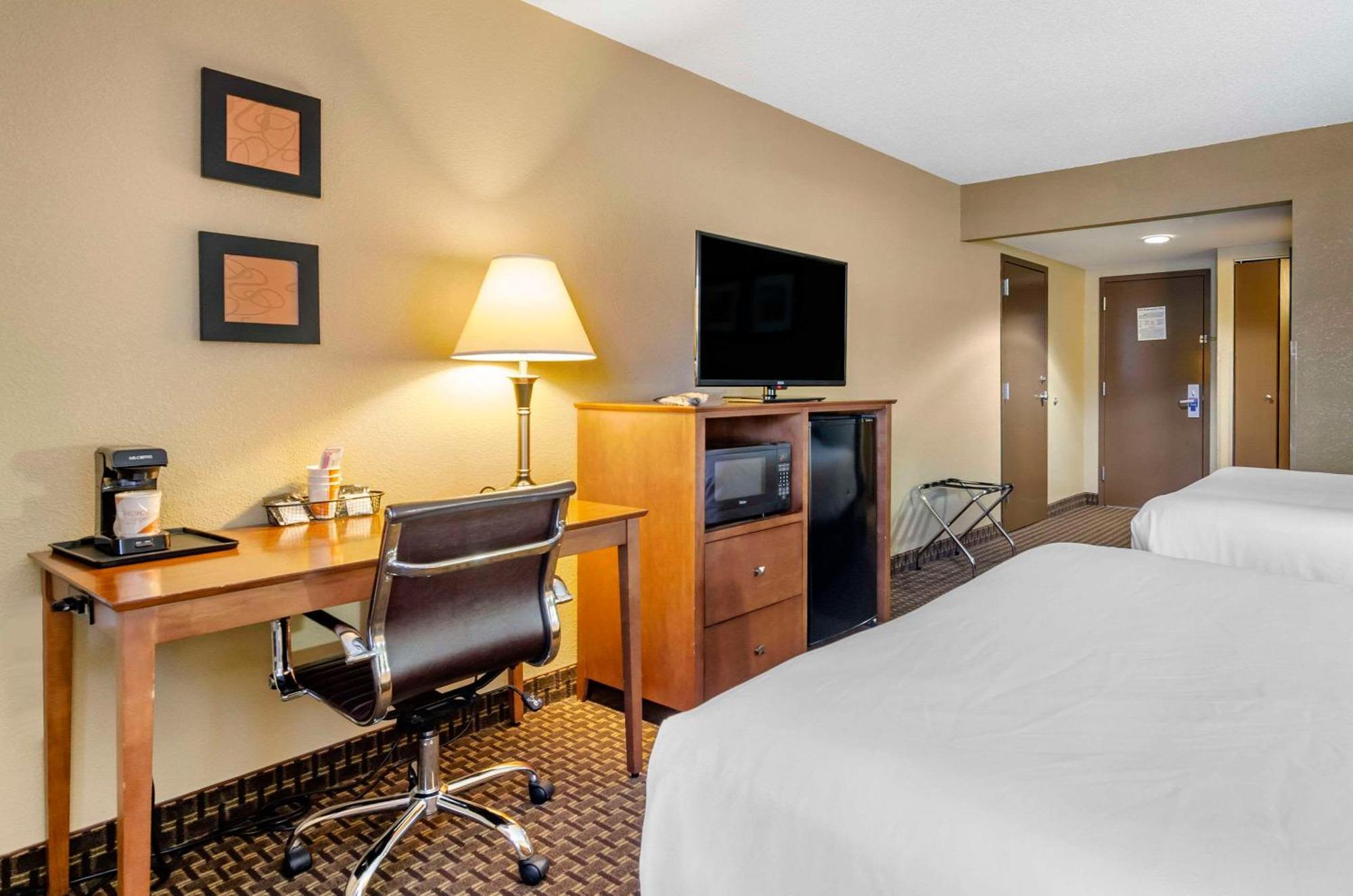 Comfort Inn & Suites Raphine - Lexington Near I-81 And I-64 Εξωτερικό φωτογραφία
