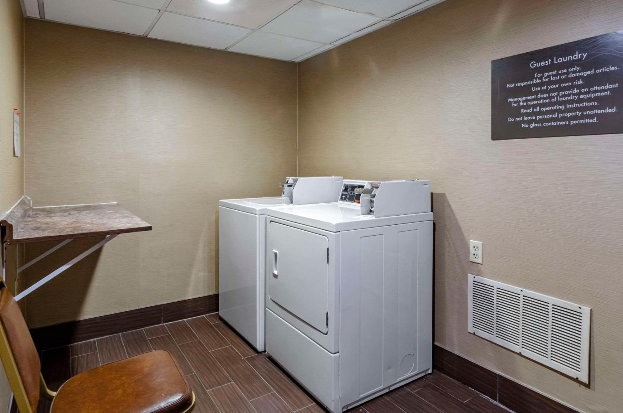 Comfort Inn & Suites Raphine - Lexington Near I-81 And I-64 Εξωτερικό φωτογραφία
