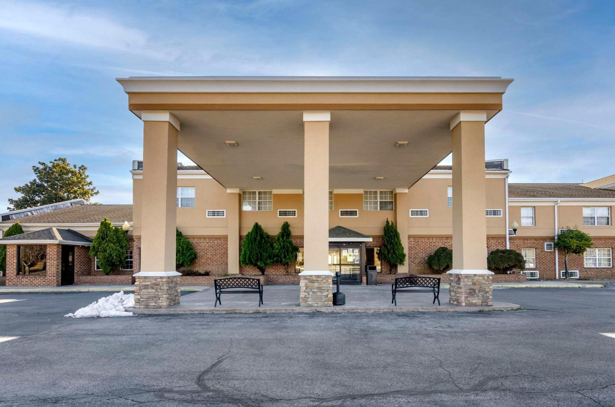 Comfort Inn & Suites Raphine - Lexington Near I-81 And I-64 Εξωτερικό φωτογραφία
